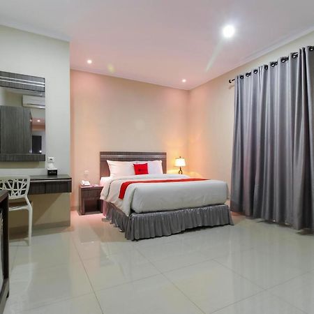 Reddoorz Plus Syariah @ Jalan Sriwijaya Медан Экстерьер фото