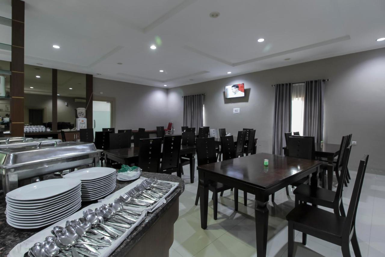 Reddoorz Plus Syariah @ Jalan Sriwijaya Медан Экстерьер фото