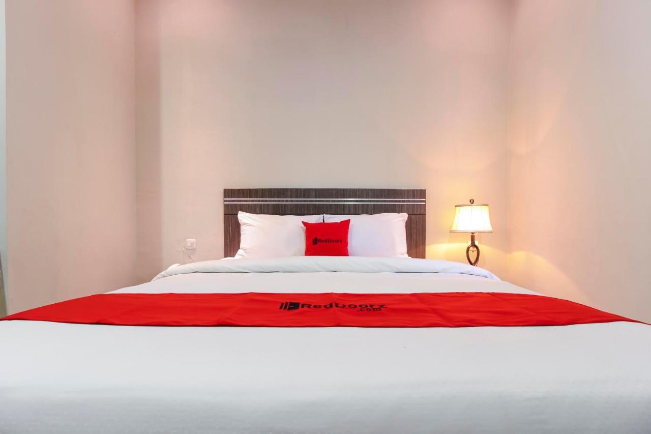 Reddoorz Plus Syariah @ Jalan Sriwijaya Медан Экстерьер фото