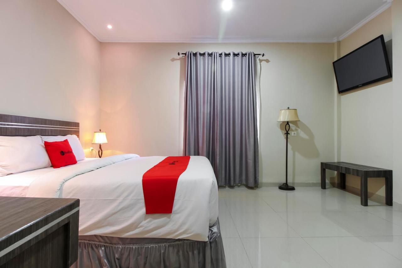 Reddoorz Plus Syariah @ Jalan Sriwijaya Медан Экстерьер фото