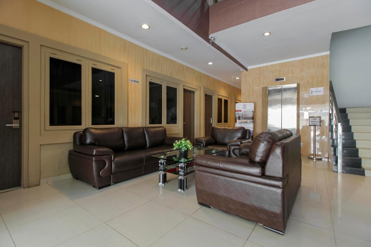 Reddoorz Plus Syariah @ Jalan Sriwijaya Медан Экстерьер фото