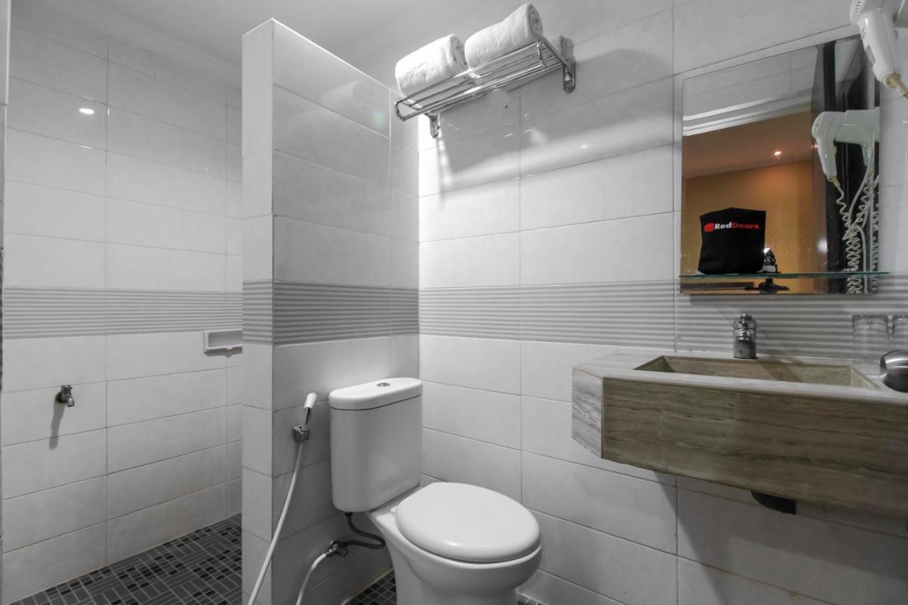 Reddoorz Plus Syariah @ Jalan Sriwijaya Медан Экстерьер фото