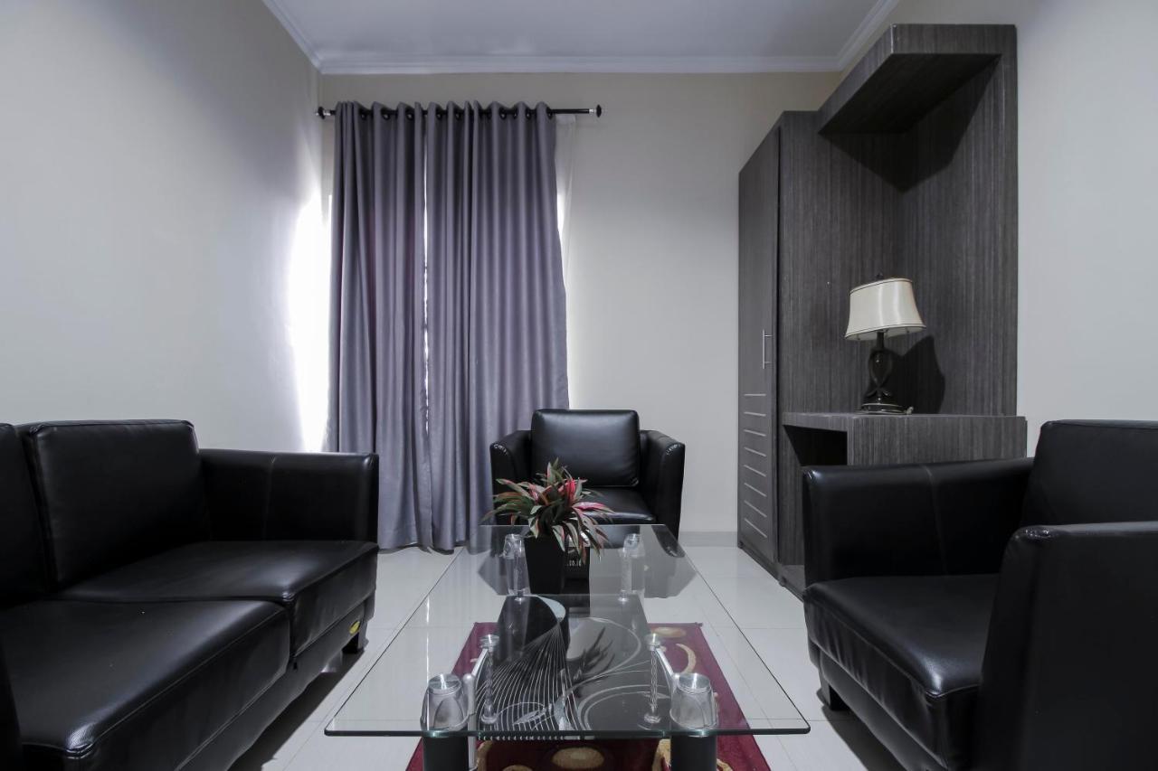 Reddoorz Plus Syariah @ Jalan Sriwijaya Медан Экстерьер фото